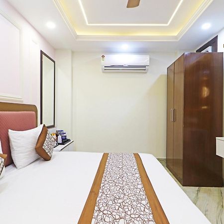 Hotel Samrat Residency 10 Mints Walking Distance Nizamuddin Railway Station Ню Делхи Екстериор снимка