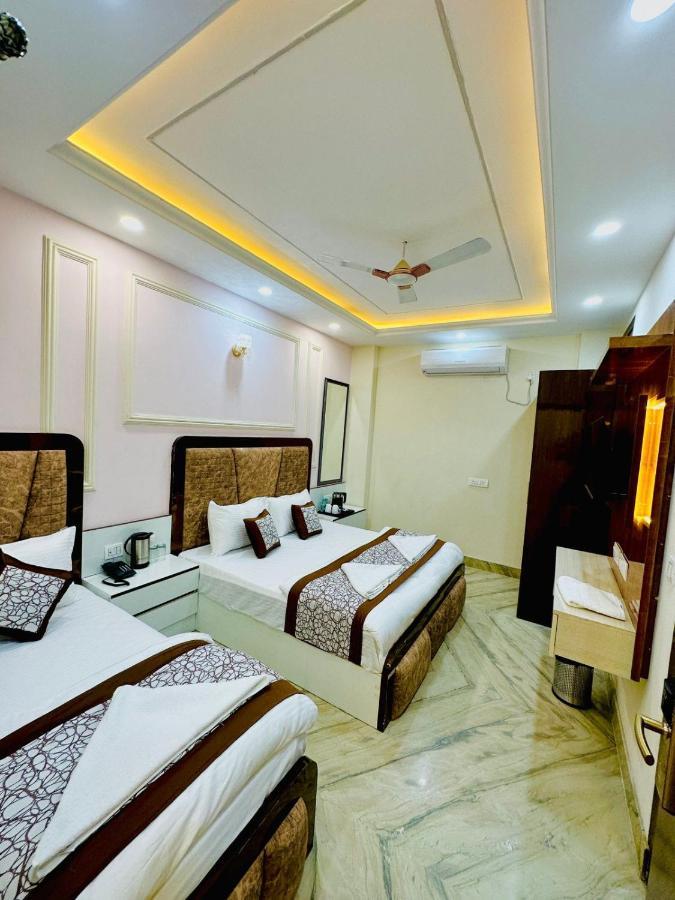 Hotel Samrat Residency 10 Mints Walking Distance Nizamuddin Railway Station Ню Делхи Екстериор снимка