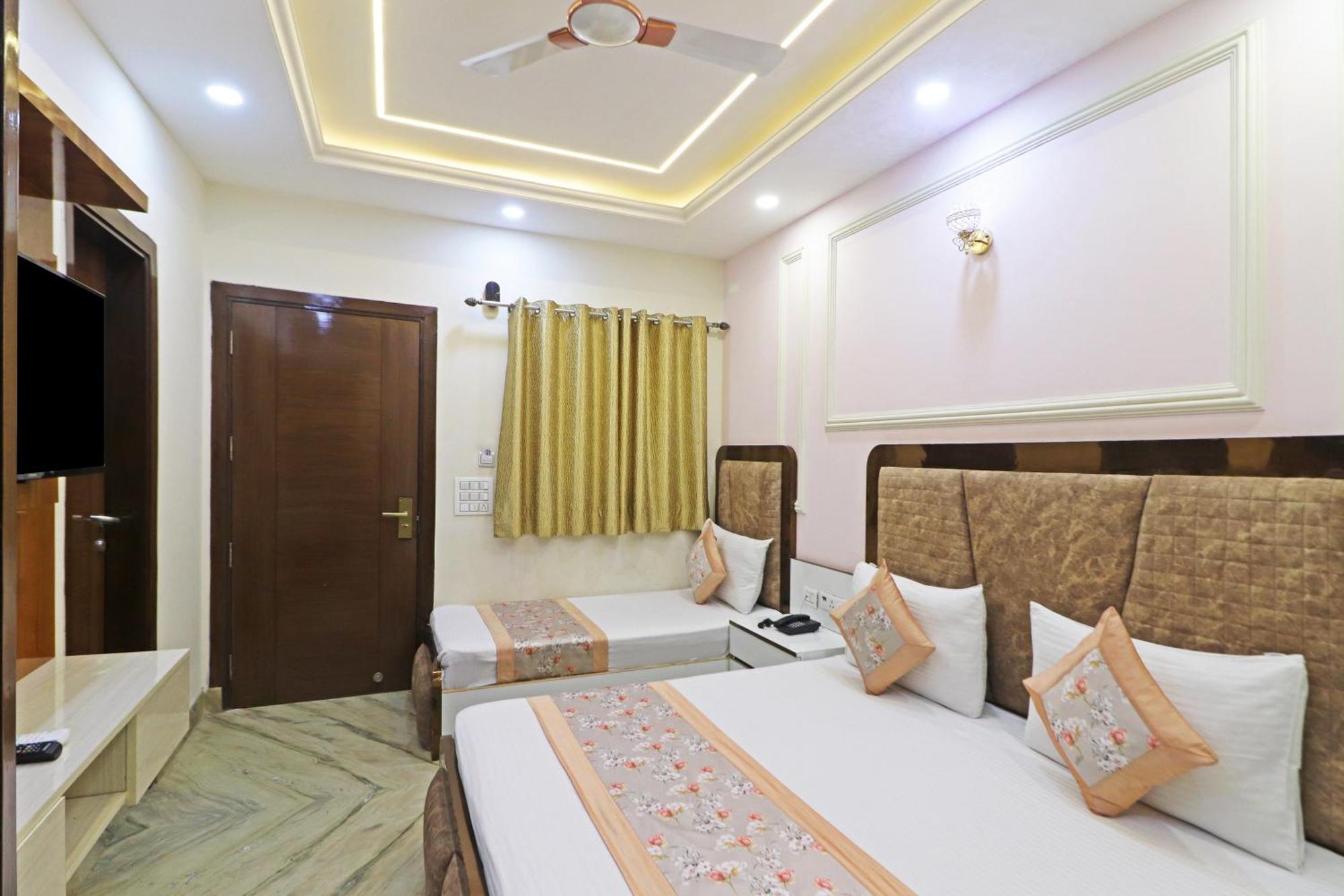Hotel Samrat Residency 10 Mints Walking Distance Nizamuddin Railway Station Ню Делхи Екстериор снимка