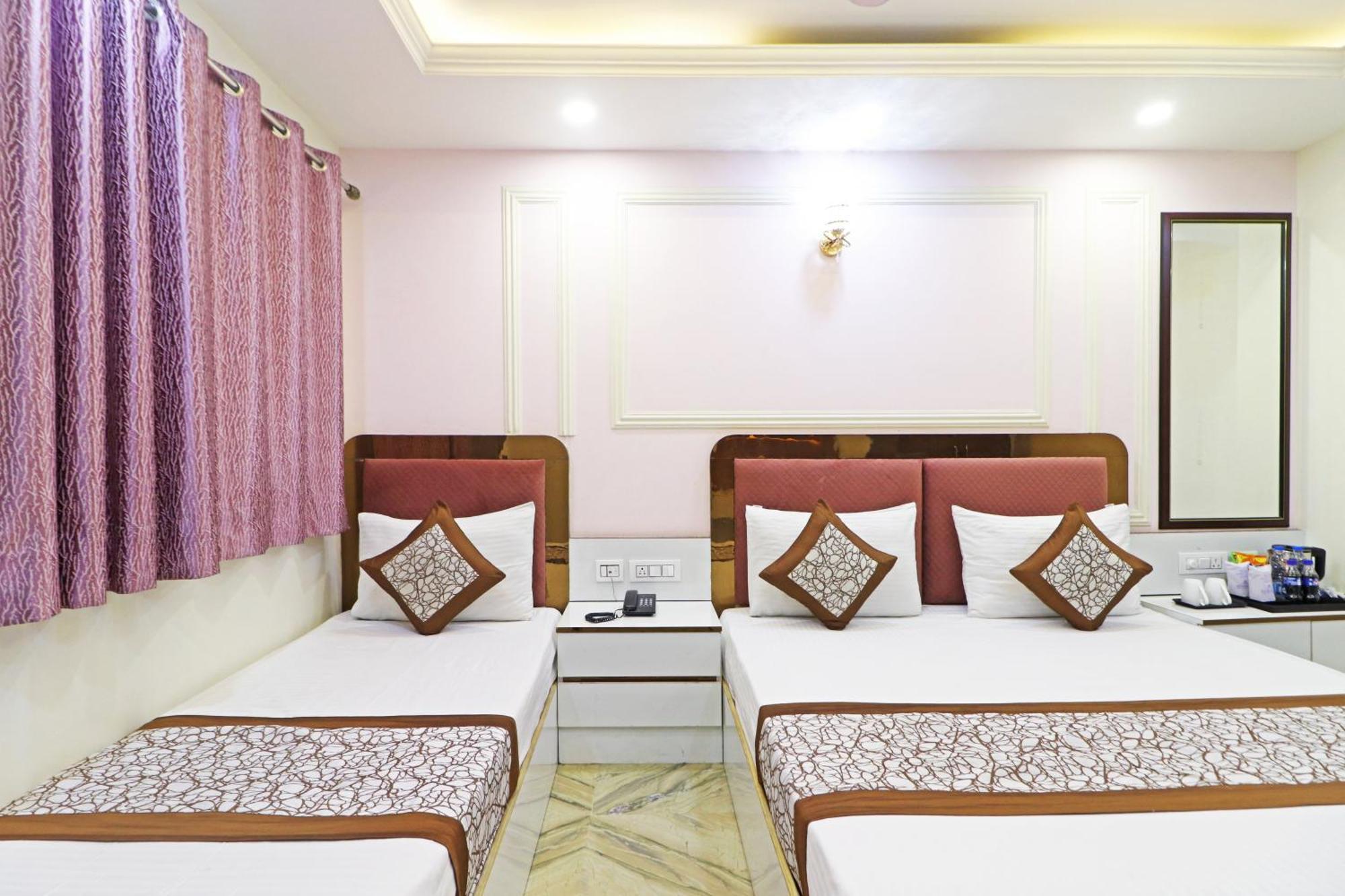 Hotel Samrat Residency 10 Mints Walking Distance Nizamuddin Railway Station Ню Делхи Екстериор снимка