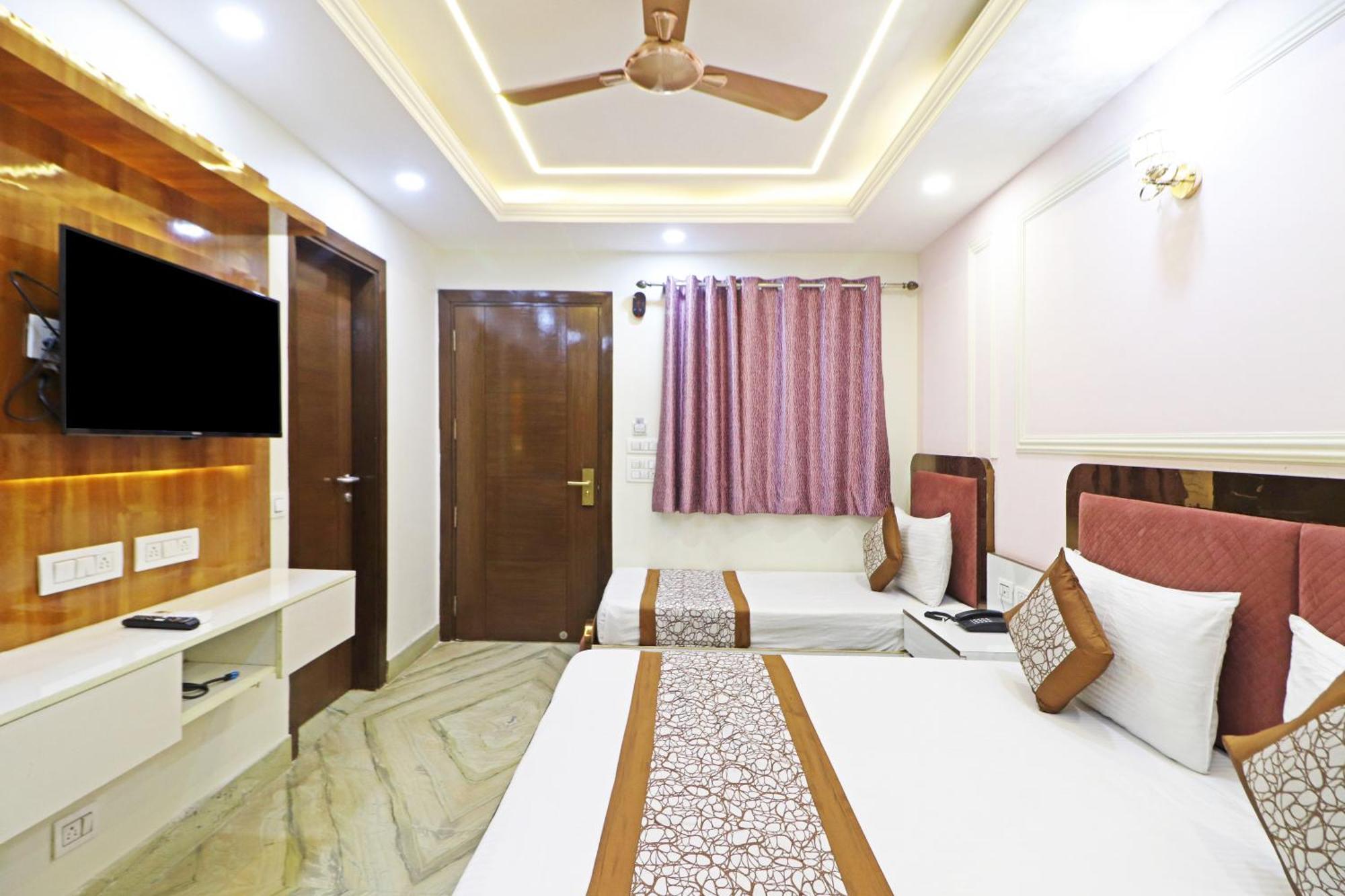 Hotel Samrat Residency 10 Mints Walking Distance Nizamuddin Railway Station Ню Делхи Екстериор снимка