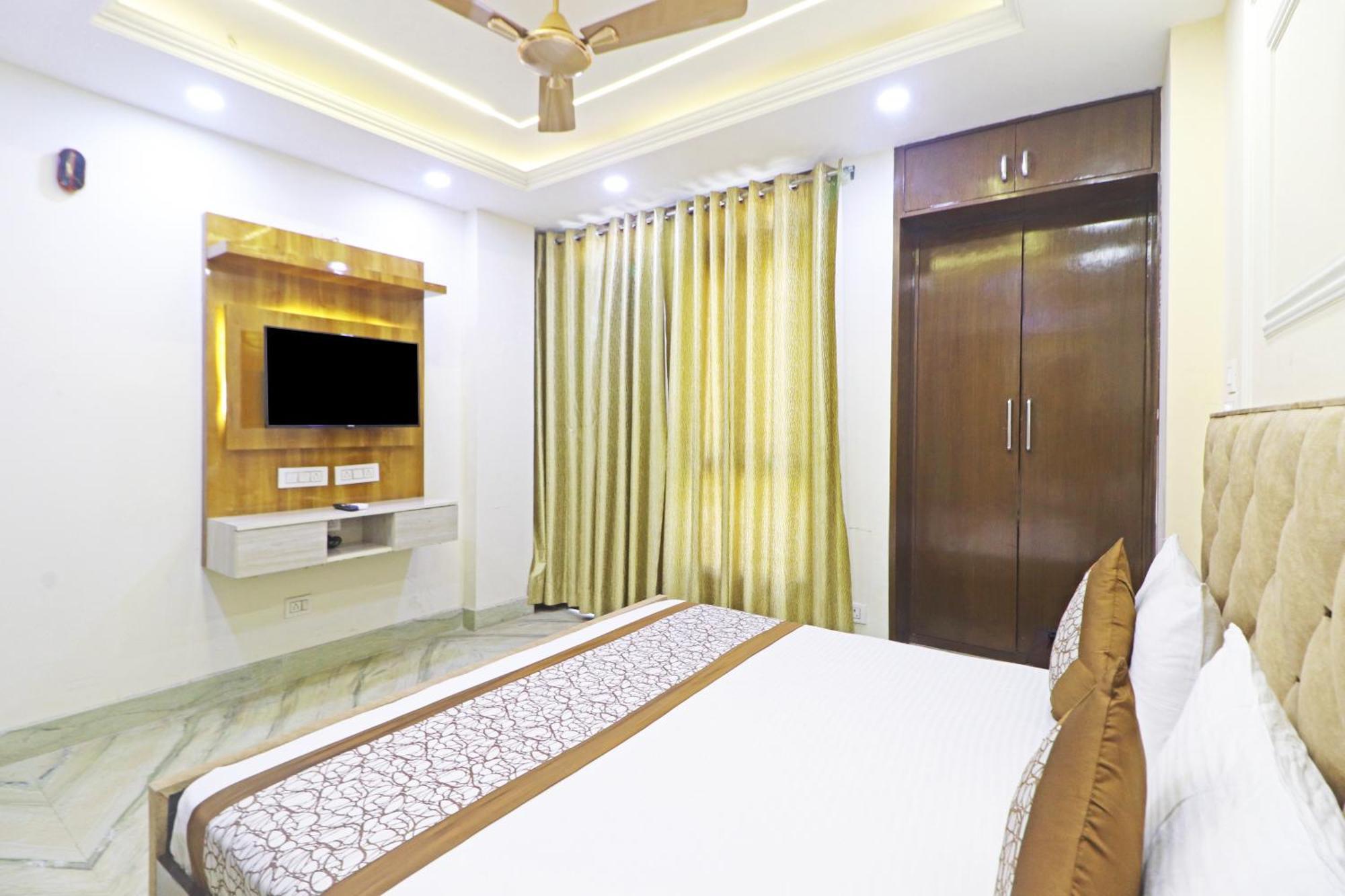 Hotel Samrat Residency 10 Mints Walking Distance Nizamuddin Railway Station Ню Делхи Екстериор снимка