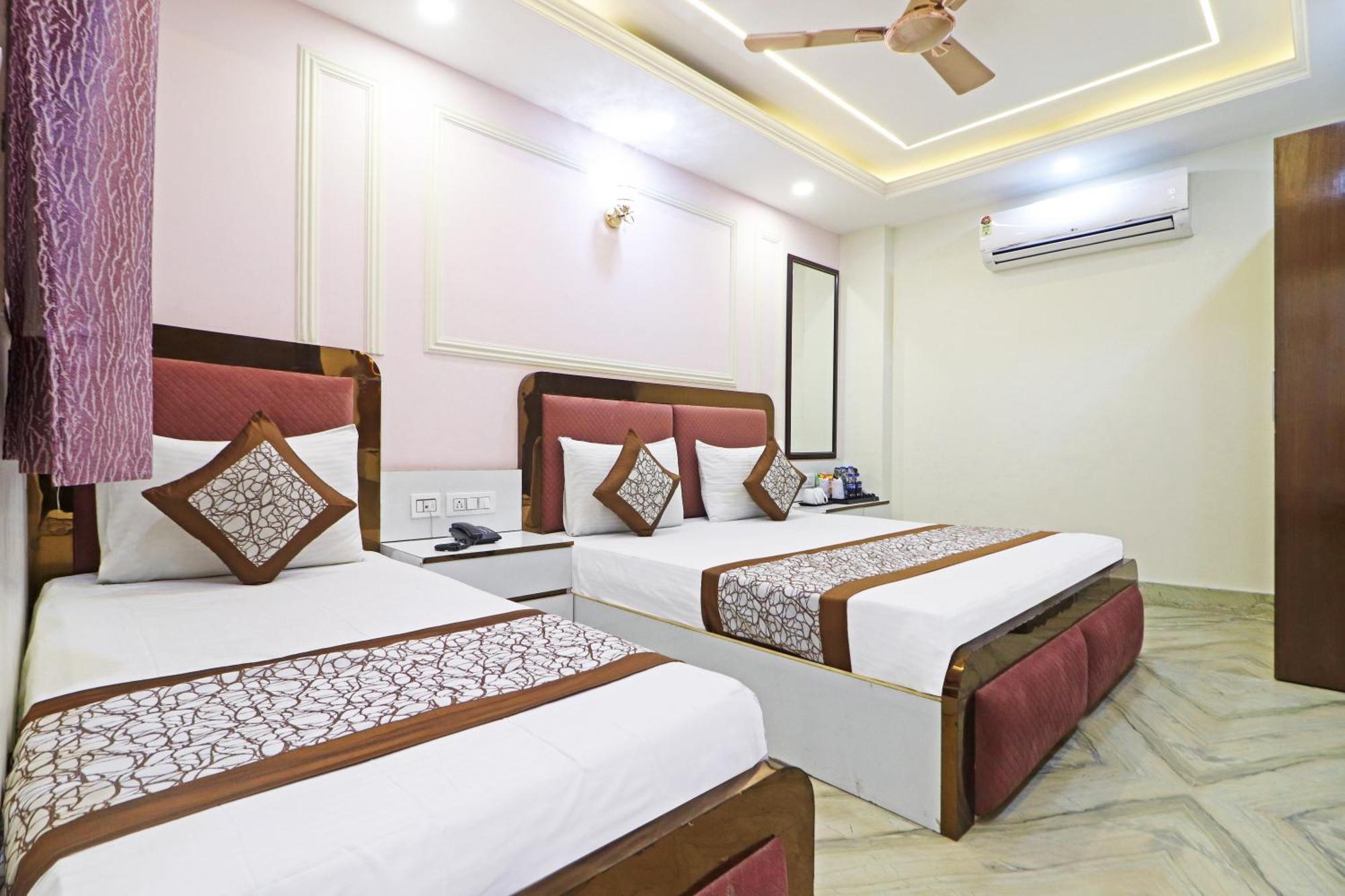 Hotel Samrat Residency 10 Mints Walking Distance Nizamuddin Railway Station Ню Делхи Екстериор снимка