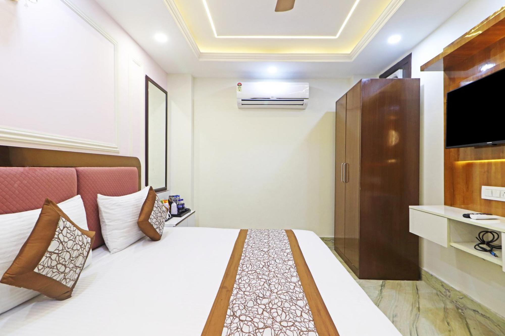 Hotel Samrat Residency 10 Mints Walking Distance Nizamuddin Railway Station Ню Делхи Екстериор снимка