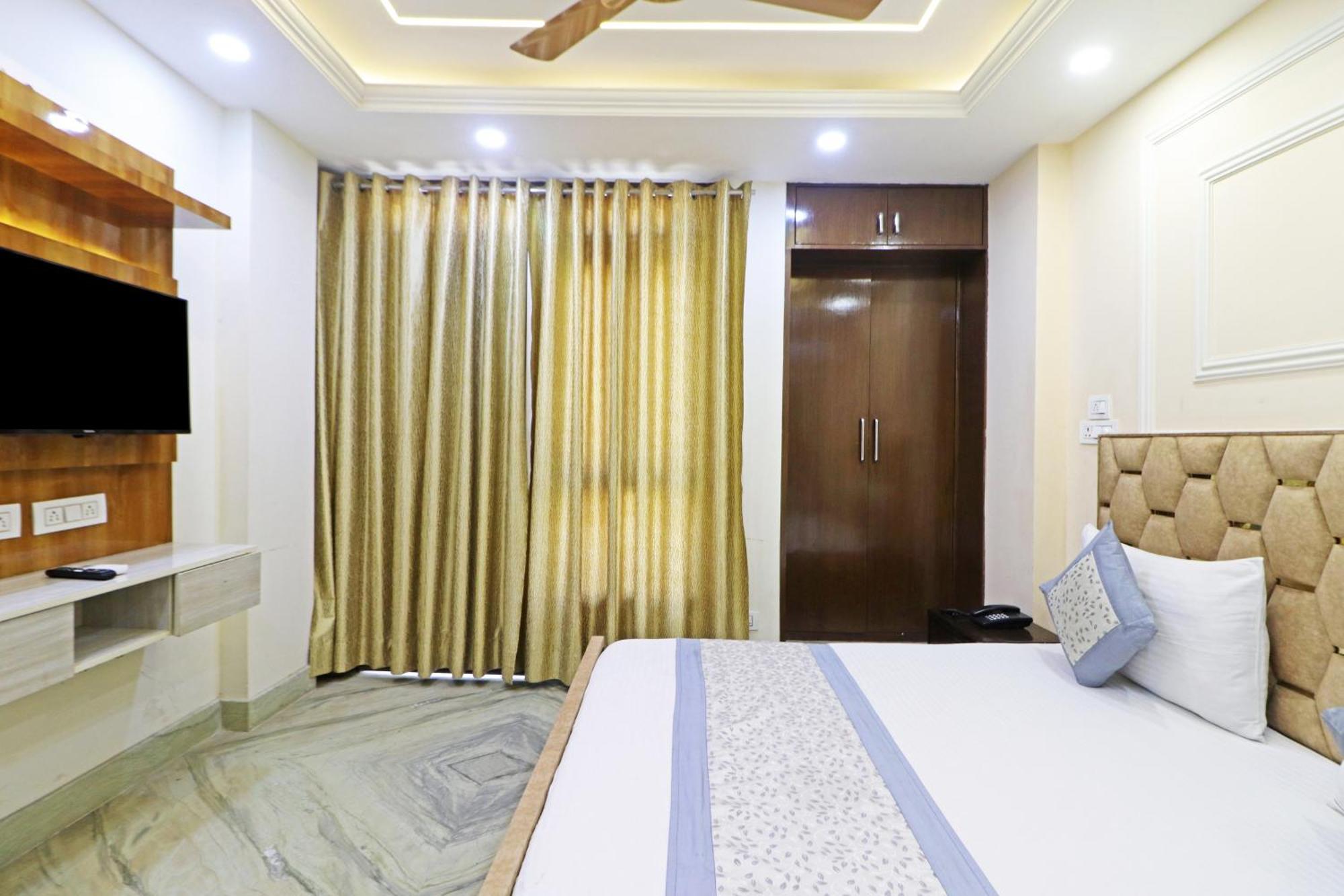 Hotel Samrat Residency 10 Mints Walking Distance Nizamuddin Railway Station Ню Делхи Екстериор снимка