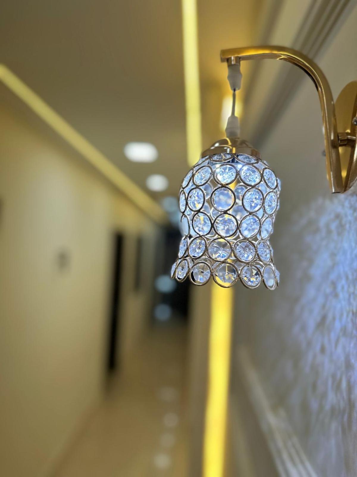 Hotel Samrat Residency 10 Mints Walking Distance Nizamuddin Railway Station Ню Делхи Екстериор снимка